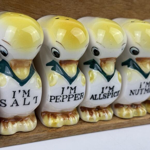 VTG Duck Spice Shaker Set Japan w/Wooden Spice Rack Salt Pepper Yellow Birds - Picture 2 of 16